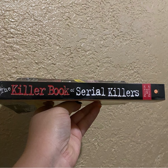 The killer book of serial killers soft cover book - Picture 3 of 3